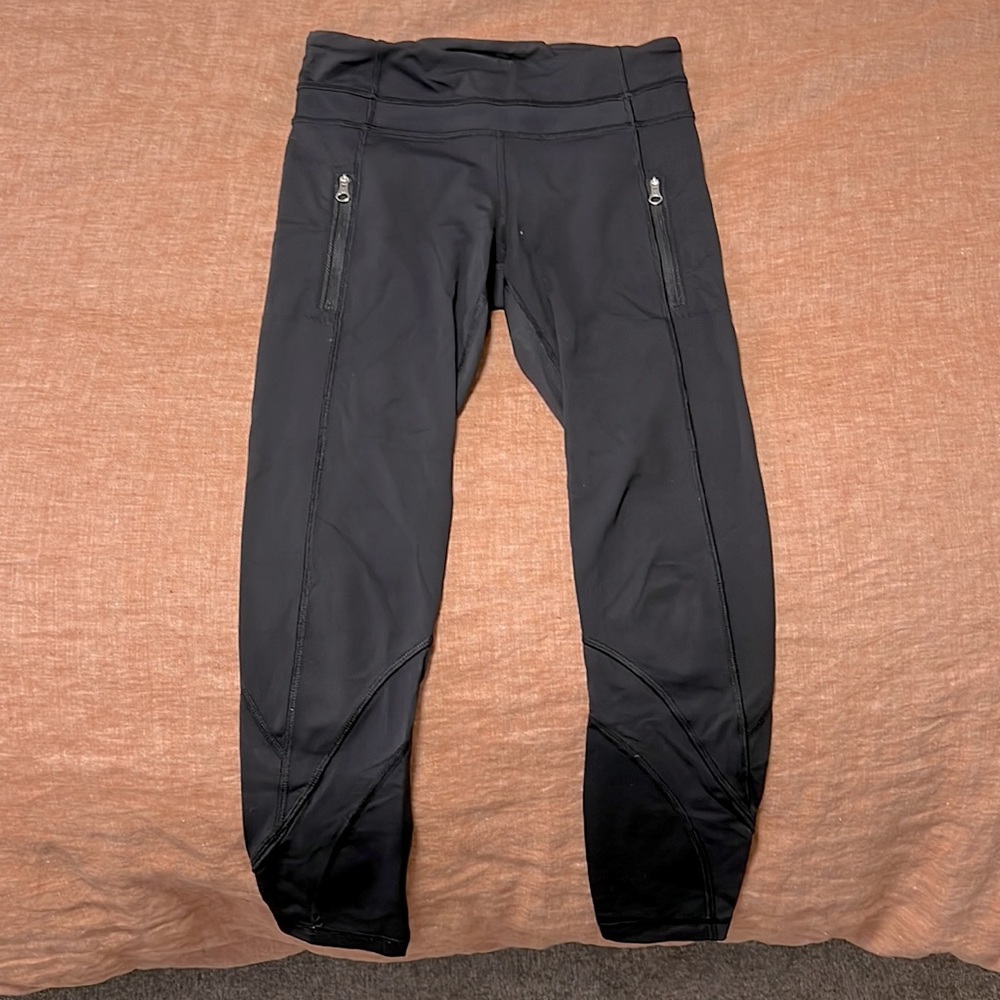 Lululemon athletica Size 4 Capri Workout Pants
